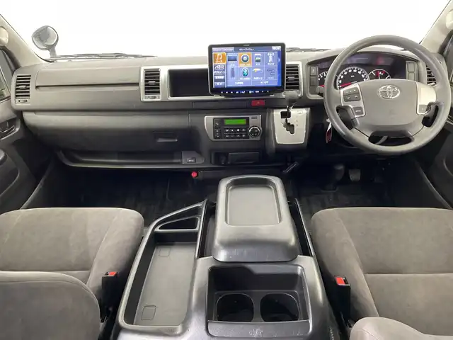トヨタ ハイエース GL ロング 栃木県 2019(令1)年 3.4万km ブラックマイカ 4WD/11型アルパイン製ナビ(XF11Z)/(フルセグTV・Bluetooth・CD・DVD・USB・HDMI)/後席モニター/4列シート/トヨタセーフティセンス/ ・プリクラッシュセーフティ/ ・レーンキープアシスト/ ・オートハイビーム/片側パワースライドドア/バックカメラ/前後ドライブレコーダー/AC100V電源/LEDヘッドライト/オートライト/フロントフォグランプ/純正アルミホイール/純正フロアマット/スマートキー/スペアキー/保証書