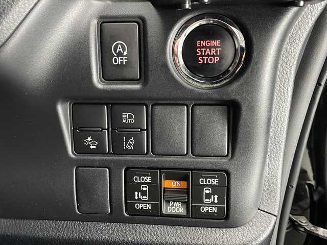 トヨタ ヴォクシー ZS 煌 宮崎県 2018(平30)年 4.8万km ブラック 禁煙車/トヨタセーフティセンス/純正9型ナビTV/（NSZT-Y66T/CD/DVD/Bluetooth/フルセグTV)/純正バックカメラ/純正モデリスタエアロ/純正16インチアルミ/純正フロアマット/社外前後ドライブレコーダー/両側電動スライドドア/クルーズコントロール/レーンディパーチャーアラート/オートマチックハイビーム/オート電動格納ミラー/ウインカードアミラー/Wオートエアコン/本革巻ハンドル/ETC/スマートキー/プッシュエンジンスタート/新車時保証書/取扱い説明書