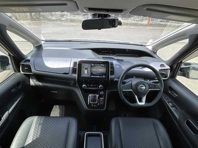 日産 セレナ e－パワー ハイウェイスター V 佐賀県 2020(令2)年 5.6万km カシミヤグレージュ 7人乗り/プロパイロット/エマージェンシーブレーキ/インテリジェントクルーズコントロール/インテリジェントパーキングアシスト/LDW/LDI/BSI/BSW/前後ソナー/純正10インチSDナビ/・全方位カメラ/・フルセグTV/BT/CD/DVD/純正フリップダウンモニター/純正ドライブレコーダー(DJ4-D)/ハンズフリー両側パワースライドドア/純正16インチAW/合皮シート/シートヒーター/ステアリングヒーター/LEDヘッドライト/オートライト/プッシュスタート/電動パーキングスイッチ/ETC/リアサンシェード/電動格納ミラー/ドアバイザー/ISOFIX/エアバックW/サイド/カーテン