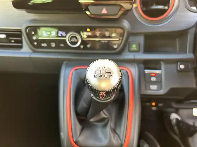 ホンダ Ｎ ＯＮＥ RS 埼玉県 2022(令4)年 0.8万km プレミアムイエローパールⅡ ワンオーナー/ホンダ純正8インチナビオーディオ/(AM/FM/BT/DVD/CD/SD)/フルセグテレビ/ナビ連動ドライブレコーダー前後/バックカメラ/ホンダセンシング/・衝突軽減ブレーキ/・歩行者事故低減ステアリング/・路外逸脱抑制機能/・先行車発信お知らせ機能/・標識認識機能/アダプティブクルーズコントロール/ビルトインETC2.0/電子制御パーキングブレーキ/オートマチックブレーキホールド/パーキングセンサーシステム/後方コーナーセンサー/オートライト/オートマチックハイビーム/プッシュスタート/ステアリングスイッチ/フォグランプ/無限フロアマット/無限ドアバイザー/車両/ナビ/ドライブレコーダー/ETC取扱説明書/保証書