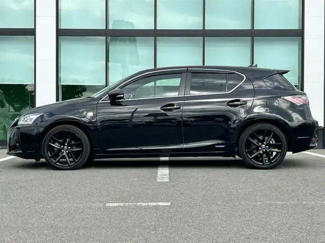 レクサス ＣＴ 200h Fスポーツ Xライン 和歌山県 2015(平27)年 7.9万km ブラック 純正7インチナビ/バックカメラ/クルーズコントロール/コーナーセンサー/ビルトインETC/シートヒーター/パドルシフト/ステリモ/パワーシート/ハーフレザーシート/LEDヘッドライト/フォグランプ/純正アルミ