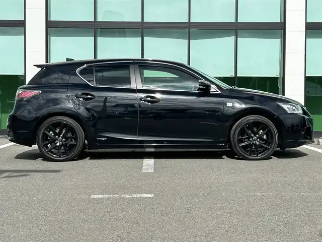 レクサス ＣＴ 200h Fスポーツ Xライン 和歌山県 2015(平27)年 7.9万km ブラック 純正7インチナビ/バックカメラ/クルーズコントロール/コーナーセンサー/ビルトインETC/シートヒーター/パドルシフト/ステリモ/パワーシート/ハーフレザーシート/LEDヘッドライト/フォグランプ/純正アルミ