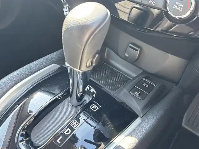 日産 エクストレイル 20Xi エクストリーマーX 熊本県 2018(平30)年 3.7万km ブリリアントホワイトパール 4WD/プロパイロット/ルーフレール/純正ナビ（MM518D-L）/【フルセグTV/CD/DVD/BD/Bluetooth/ラジオ】/アラウンドビューモニター/デジタルインナーミラー/パワーバックドア/エマージェンシーブレーキ/車線逸脱警報/後側方車両検知警報/クロストラフィック/前後ソナー/コーナリングスタビリティアシスト/アクティブエンジンブレーキ/アイドリングストップ/横滑り防止機能/ダウンヒルアシスト/ドライブレコーダー/カプロンシート/純正18インチAW/ETC/オートライト/LEDヘッドライト/フォグランプ/純正フロアマット/純正ドアバイザー/革巻きステアリング/ステアリングスイッチ/保証書/取扱説明書