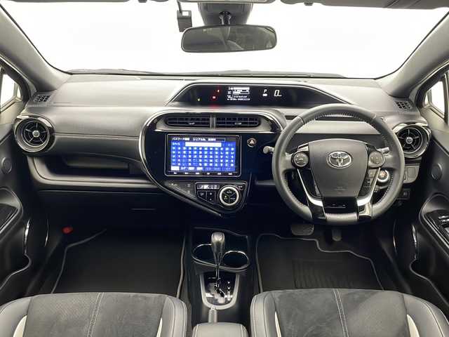 トヨタ アクア G GRスポーツ 宮崎県 2019(令1)年 3.7万km ブラック 禁煙車/トヨタセーフティセンス/純正9型ナビTV/（NSZT-Y68T/CD/DVD/Bluetooth/フルセグTV)/純正バックカメラ/純正ドライブレコーダー/純正LEDオートライト/純正LEDフォグ/純正16インチアルミ/純正フロアマット/クルーズコントロール/レーンディパーチャーアラート/オートマチックハイビーム/ピアノブラックパネル/オートエアコン/ハーフレザーシート/スマートキー/プッシュエンジンスタート/新車時保証書/取扱い説明書