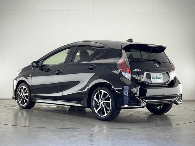 トヨタ アクア G GRスポーツ 宮崎県 2019(令1)年 3.7万km ブラック 禁煙車/トヨタセーフティセンス/純正9型ナビTV/（NSZT-Y68T/CD/DVD/Bluetooth/フルセグTV)/純正バックカメラ/純正ドライブレコーダー/純正LEDオートライト/純正LEDフォグ/純正16インチアルミ/純正フロアマット/クルーズコントロール/レーンディパーチャーアラート/オートマチックハイビーム/ピアノブラックパネル/オートエアコン/ハーフレザーシート/スマートキー/プッシュエンジンスタート/新車時保証書/取扱い説明書