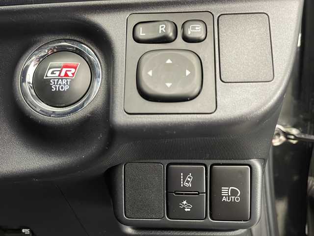 トヨタ アクア G GRスポーツ 宮崎県 2019(令1)年 3.7万km ブラック 禁煙車/トヨタセーフティセンス/純正9型ナビTV/（NSZT-Y68T/CD/DVD/Bluetooth/フルセグTV)/純正バックカメラ/純正ドライブレコーダー/純正LEDオートライト/純正LEDフォグ/純正16インチアルミ/純正フロアマット/クルーズコントロール/レーンディパーチャーアラート/オートマチックハイビーム/ピアノブラックパネル/オートエアコン/ハーフレザーシート/スマートキー/プッシュエンジンスタート/新車時保証書/取扱い説明書