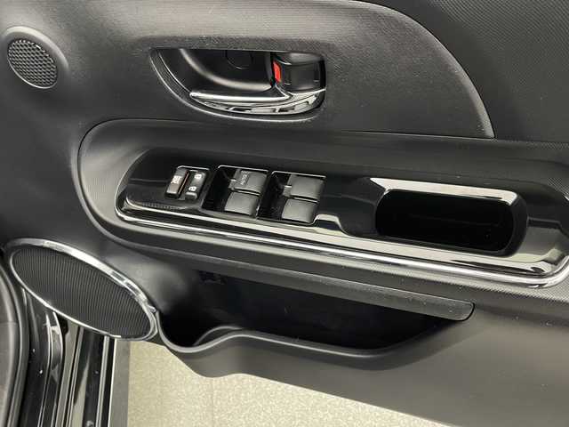 トヨタ アクア G GRスポーツ 宮崎県 2019(令1)年 3.7万km ブラック 禁煙車/トヨタセーフティセンス/純正9型ナビTV/（NSZT-Y68T/CD/DVD/Bluetooth/フルセグTV)/純正バックカメラ/純正ドライブレコーダー/純正LEDオートライト/純正LEDフォグ/純正16インチアルミ/純正フロアマット/クルーズコントロール/レーンディパーチャーアラート/オートマチックハイビーム/ピアノブラックパネル/オートエアコン/ハーフレザーシート/スマートキー/プッシュエンジンスタート/新車時保証書/取扱い説明書