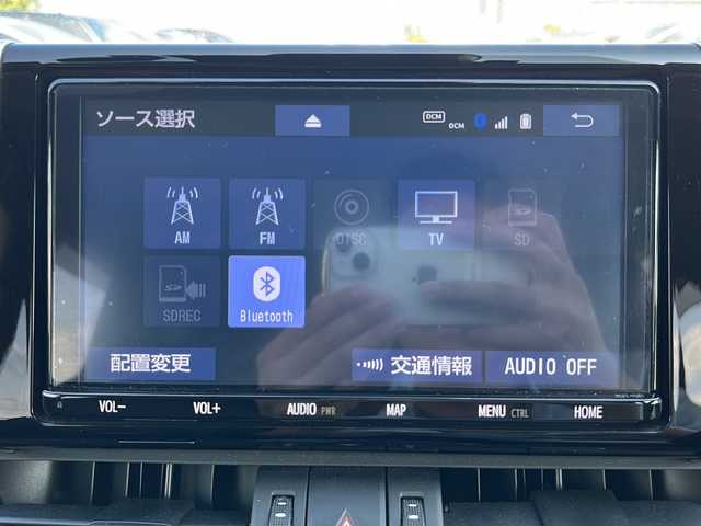 トヨタ ＲＡＶ４ ハイブリッドG 沖縄県 2019(令1)年 7.2万km パール 純正９インチナビ/（ＡＭ／ＦＭ／ＣＤ／ＤＶＤ／ＢＴ）　/フルセグＴＶ　/バックモニター　/トヨタセーフティーセンス　/電動リアゲート　/パワーシート　/純正１８インチＡＷ　/クルコン　/ドラレコ　/ＥＴＣ/オートマチックハイビーム/プッシュスタート/スマートキー/純正フロアアット