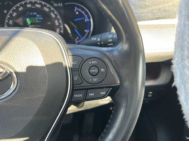 トヨタ ＲＡＶ４ ハイブリッドG 沖縄県 2019(令1)年 7.2万km パール 純正９インチナビ/（ＡＭ／ＦＭ／ＣＤ／ＤＶＤ／ＢＴ）　/フルセグＴＶ　/バックモニター　/トヨタセーフティーセンス　/電動リアゲート　/パワーシート　/純正１８インチＡＷ　/クルコン　/ドラレコ　/ＥＴＣ/オートマチックハイビーム/プッシュスタート/スマートキー/純正フロアアット