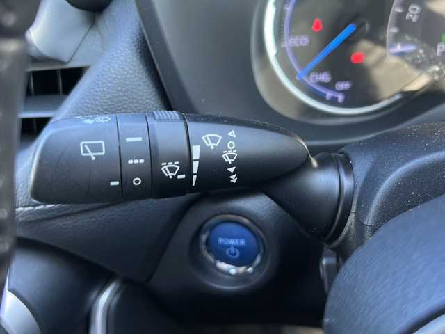 トヨタ ＲＡＶ４ ハイブリッドG 沖縄県 2019(令1)年 7.2万km パール 純正９インチナビ/（ＡＭ／ＦＭ／ＣＤ／ＤＶＤ／ＢＴ）　/フルセグＴＶ　/バックモニター　/トヨタセーフティーセンス　/電動リアゲート　/パワーシート　/純正１８インチＡＷ　/クルコン　/ドラレコ　/ＥＴＣ/オートマチックハイビーム/プッシュスタート/スマートキー/純正フロアアット