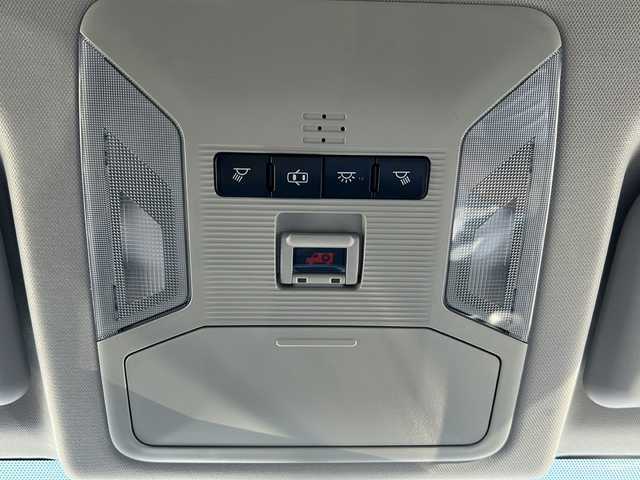 トヨタ ＲＡＶ４ ハイブリッドG 沖縄県 2019(令1)年 7.2万km パール 純正９インチナビ/（ＡＭ／ＦＭ／ＣＤ／ＤＶＤ／ＢＴ）　/フルセグＴＶ　/バックモニター　/トヨタセーフティーセンス　/電動リアゲート　/パワーシート　/純正１８インチＡＷ　/クルコン　/ドラレコ　/ＥＴＣ/オートマチックハイビーム/プッシュスタート/スマートキー/純正フロアアット