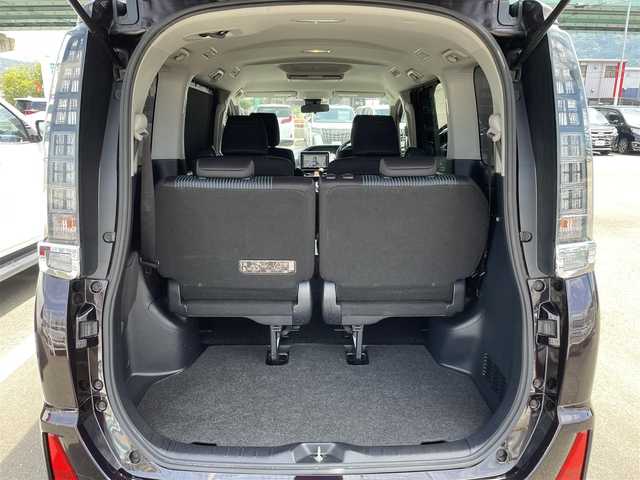 トヨタ ヴォクシー ZS 福岡県 2017(平29)年 5.7万km ボルドーマイカメタリック 純正9型SDナビ(フルセグTV/CD/DVD/BT)バックモニター後席モニタートヨタセーフティーセンス両側電動パワスラETC純正LEDヘットライト純正16インチアルミホイール純正フロアマットスマートキープッシュスタート