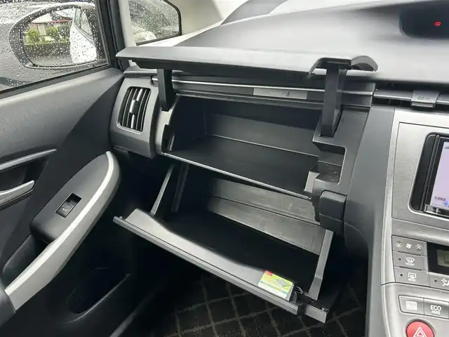 トヨタ プリウス L 宮崎県 2013(平25)年 8.8万km スーパーホワイトⅡ (株)IDOMが運営する【じしゃロン宮崎店】の自社ローン対象車両になります。こちらは現金ご利用時の価格です。/自社ローンご希望の方は別途その旨お申付け下さい。//ナビ(AVIC-MRZ05)//TV/CD/DVD//ETC//バックカメラ//ヘッドライトレベライザー//社外フロアマット//純正アルミホイール//ドアバイザー//ステアリングスイッチ（反応なし）