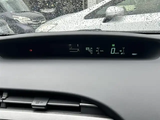 トヨタ プリウス L 宮崎県 2013(平25)年 8.8万km スーパーホワイトⅡ (株)IDOMが運営する【じしゃロン宮崎店】の自社ローン対象車両になります。こちらは現金ご利用時の価格です。/自社ローンご希望の方は別途その旨お申付け下さい。//ナビ(AVIC-MRZ05)//TV/CD/DVD//ETC//バックカメラ//ヘッドライトレベライザー//社外フロアマット//純正アルミホイール//ドアバイザー//ステアリングスイッチ（反応なし）