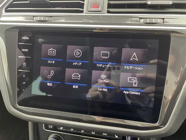 フォルクスワーゲン ティグアン TDI 4モーション ハイライン 大分県 2020(令2)年 5.4万km ピュアホワイト Volkswagen純正インフォテイメントシステム/Discover Pro/(CD、DVD、Bluetooth、AM、FM）/ETC2.0/4MOTIONアクティブコントロール/オンロード、スノー、オフロード、オフロードカスタム/Active Info Display/全席シートヒーター/ヘッドアップディスプレイ/パワーテールゲート/LEDヘッドライト/シルバールーフレール/自動防眩ルームミラー/オートライト/レインセンサー/アクティブクルーズコントール/渋滞時追従支援システム/レーンキープアシスト/レーンチェンジアシスト/ダイナミックコーナリングアシスト/スタティックコーナリングライト/ダイナミックライトアシスト/リアビューカメラ/アラウンドビューカメラ/駐車支援システム/ドライバー疲労検知システム/パークディスタンスコントロール/リアトラフィックアラート/プリクラッシュブレーキシステム/プロアクティブオキュバントプロテクション/オプティカルパーlキングシステム/ESC/パドルシフト