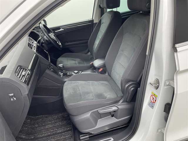 フォルクスワーゲン ティグアン TDI 4モーション ハイライン 大分県 2020(令2)年 5.4万km ピュアホワイト Volkswagen純正インフォテイメントシステム/Discover Pro/(CD、DVD、Bluetooth、AM、FM）/ETC2.0/4MOTIONアクティブコントロール/オンロード、スノー、オフロード、オフロードカスタム/Active Info Display/全席シートヒーター/ヘッドアップディスプレイ/パワーテールゲート/LEDヘッドライト/シルバールーフレール/自動防眩ルームミラー/オートライト/レインセンサー/アクティブクルーズコントール/渋滞時追従支援システム/レーンキープアシスト/レーンチェンジアシスト/ダイナミックコーナリングアシスト/スタティックコーナリングライト/ダイナミックライトアシスト/リアビューカメラ/アラウンドビューカメラ/駐車支援システム/ドライバー疲労検知システム/パークディスタンスコントロール/リアトラフィックアラート/プリクラッシュブレーキシステム/プロアクティブオキュバントプロテクション/オプティカルパーlキングシステム/ESC/パドルシフト