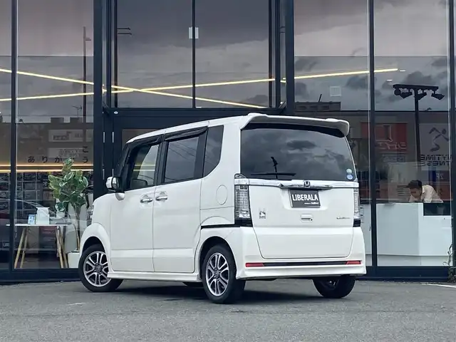 ホンダ Ｎ ＢＯＸ カスタム G Lパッケージ 福岡県 2016(平28)年 8.4万km プレミアムホワイトパールⅡ 社外ナビ/バックカメラ/フルセグ/片側パワースライド/ETC/オートライト/シートカバー