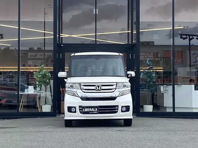 ホンダ Ｎ ＢＯＸ カスタム G Lパッケージ 福岡県 2016(平28)年 8.4万km プレミアムホワイトパールⅡ 社外ナビ/バックカメラ/フルセグ/片側パワースライド/ETC/オートライト/シートカバー