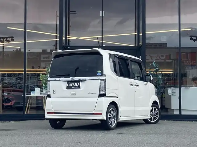 ホンダ Ｎ ＢＯＸ カスタム G Lパッケージ 福岡県 2016(平28)年 8.4万km プレミアムホワイトパールⅡ 社外ナビ/バックカメラ/フルセグ/片側パワースライド/ETC/オートライト/シートカバー