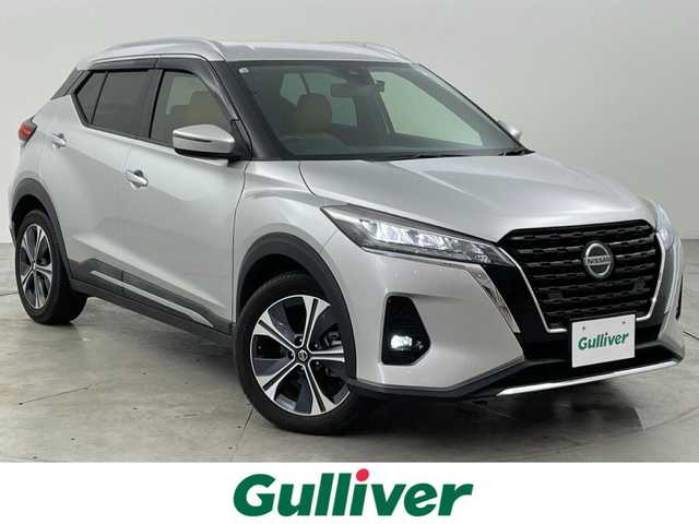 日産 キックス X ツートーンインテリアED 福岡県 2020(令2)年 3.1万km ブリリアントシルバー 純正ナビ（フルセグＴＶ）　/バックカメラ　/ＥＴＣ　/ドラレコ　/ＡＣＣ　/プロパイロット　/コーナーセンサー　/衝突軽減ブレーキ　/横滑り防止装置　/ステアリングヒーター　/シートヒーター　/純正１７インチＡＷ　/ＬＥＤ