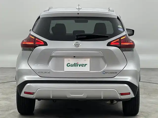 日産 キックス X ツートーンインテリアED 福岡県 2020(令2)年 3.1万km ブリリアントシルバー 純正ナビ（フルセグＴＶ）　/バックカメラ　/ＥＴＣ　/ドラレコ　/ＡＣＣ　/プロパイロット　/コーナーセンサー　/衝突軽減ブレーキ　/横滑り防止装置　/ステアリングヒーター　/シートヒーター　/純正１７インチＡＷ　/ＬＥＤ