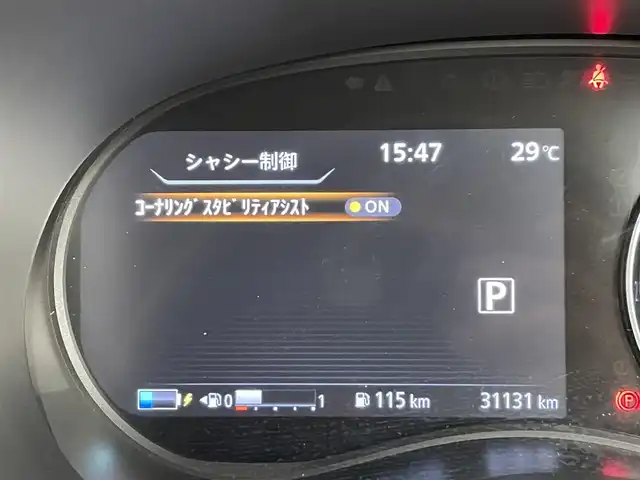 日産 キックス X ツートーンインテリアED 福岡県 2020(令2)年 3.1万km ブリリアントシルバー 純正ナビ（フルセグＴＶ）　/バックカメラ　/ＥＴＣ　/ドラレコ　/ＡＣＣ　/プロパイロット　/コーナーセンサー　/衝突軽減ブレーキ　/横滑り防止装置　/ステアリングヒーター　/シートヒーター　/純正１７インチＡＷ　/ＬＥＤ