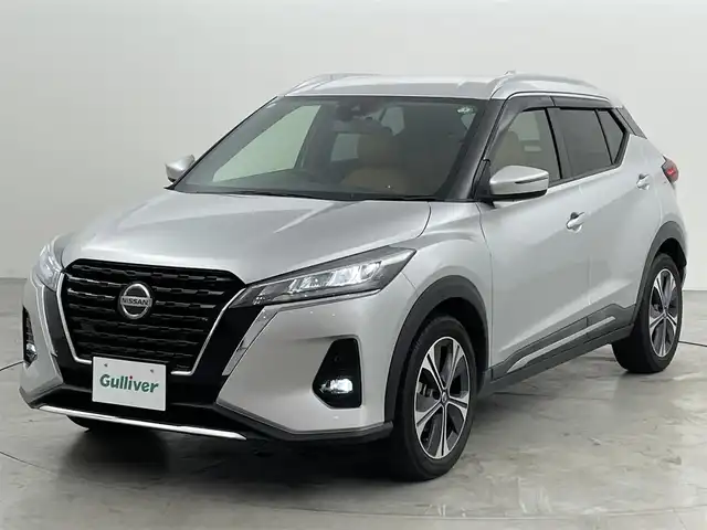 日産 キックス X ツートーンインテリアED 福岡県 2020(令2)年 3.1万km ブリリアントシルバー 純正ナビ（フルセグＴＶ）　/バックカメラ　/ＥＴＣ　/ドラレコ　/ＡＣＣ　/プロパイロット　/コーナーセンサー　/衝突軽減ブレーキ　/横滑り防止装置　/ステアリングヒーター　/シートヒーター　/純正１７インチＡＷ　/ＬＥＤ