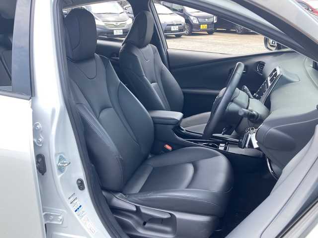 トヨタ プリウス S ツーリングセレ ブラックED 富山県 2021(令3)年 2.5万km ホワイトパールクリスタルシャイン 4WD/純正ナビ/Bluetooth/Miracast/衝突被害軽減ブレーキ/レーダークルーズコントロール/レーンキープアシスト/クリアランスソナー/シートヒーター/ETC2.0/バックモニター