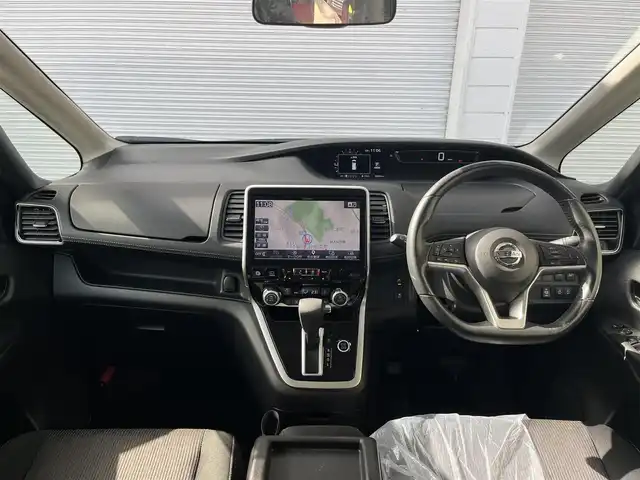 日産 セレナ ハイウェイスター Vセレクション 高知県 2017(平29)年 6.9万km ダイヤモンドブラック 純正11インチナビ/ETC/Bluetooth接続/全方位カメラ/フロアマット/純正16インチアルミホイール/両側パワースライドドア/クルーズコントロール/コーナーセンサー/カーテンエアバッグ/オートLEDヘッドライト/横滑り防止装置/盗難防止装置/運転席＋助手席エアバッグ