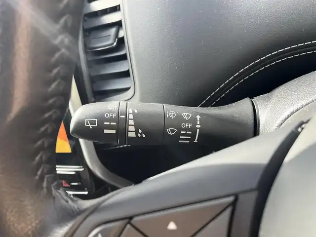 日産 セレナ ハイウェイスター Vセレクション 高知県 2017(平29)年 6.9万km ダイヤモンドブラック 純正11インチナビ/ETC/Bluetooth接続/全方位カメラ/フロアマット/純正16インチアルミホイール/両側パワースライドドア/クルーズコントロール/コーナーセンサー/カーテンエアバッグ/オートLEDヘッドライト/横滑り防止装置/盗難防止装置/運転席＋助手席エアバッグ