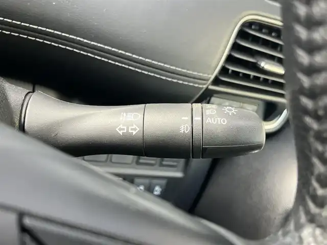 日産 セレナ ハイウェイスター Vセレクション 高知県 2017(平29)年 6.9万km ダイヤモンドブラック 純正11インチナビ/ETC/Bluetooth接続/全方位カメラ/フロアマット/純正16インチアルミホイール/両側パワースライドドア/クルーズコントロール/コーナーセンサー/カーテンエアバッグ/オートLEDヘッドライト/横滑り防止装置/盗難防止装置/運転席＋助手席エアバッグ