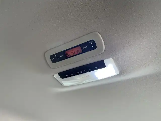 日産 セレナ ハイウェイスター Vセレクション 高知県 2017(平29)年 6.9万km ダイヤモンドブラック 純正11インチナビ/ETC/Bluetooth接続/全方位カメラ/フロアマット/純正16インチアルミホイール/両側パワースライドドア/クルーズコントロール/コーナーセンサー/カーテンエアバッグ/オートLEDヘッドライト/横滑り防止装置/盗難防止装置/運転席＋助手席エアバッグ