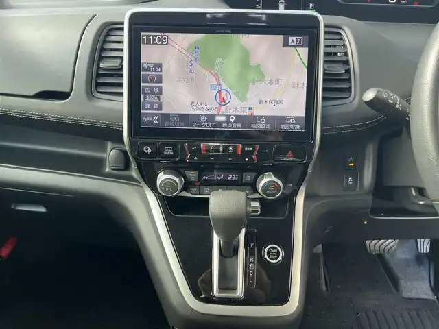 日産 セレナ ハイウェイスター Vセレクション 高知県 2017(平29)年 6.9万km ダイヤモンドブラック 純正11インチナビ/ETC/Bluetooth接続/全方位カメラ/フロアマット/純正16インチアルミホイール/両側パワースライドドア/クルーズコントロール/コーナーセンサー/カーテンエアバッグ/オートLEDヘッドライト/横滑り防止装置/盗難防止装置/運転席＋助手席エアバッグ