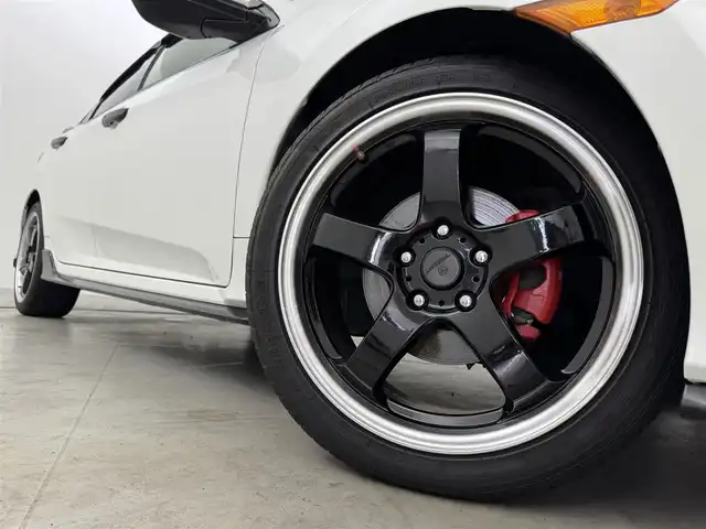ホンダ シビック ハッチバック ホンダセンシング 福岡県 2018(平30)年 8.4万km ホワイトオーキッドパール 社外ディスプレイオーディオ／バックカメラ　/デジタルルームミラー　/ビルトインＥＴＣ　/前後ドラレコ　/アダプティブクルコン　/衝突軽減ブレーキ　/レーンキープ　/シートヒーター　/純正１８インチＡＷ　/リアスポイラー　/ＬＥＤヘッドライト