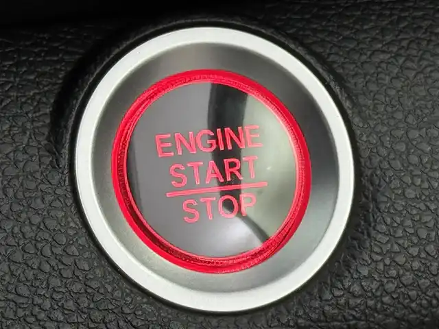 ホンダ シビック ハッチバック ホンダセンシング 福岡県 2018(平30)年 8.4万km ホワイトオーキッドパール 社外ディスプレイオーディオ／バックカメラ　/デジタルルームミラー　/ビルトインＥＴＣ　/前後ドラレコ　/アダプティブクルコン　/衝突軽減ブレーキ　/レーンキープ　/シートヒーター　/純正１８インチＡＷ　/リアスポイラー　/ＬＥＤヘッドライト