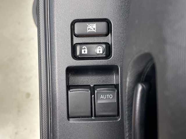 トヨタ アクア L 岐阜県 2021(令3)年 4.1万km ブラックマイカ 純正SDナビ(NSCN-W69)/CD/DVD/Bluetooth/フルセグTV/ビルトインETC/LEDヘッドライト/純正フロアマット/電動格納ミラー/スペアキー/運転席＋助手席パワーウィンドウ/トノカバー/横滑り防止/オートエアコン/ヘッドライトレベライザー