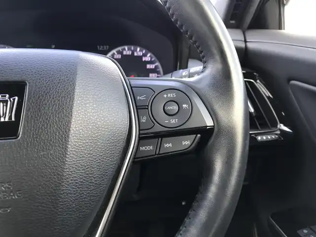 トヨタ クラウン ハイブリッド S スポーツスタイル 鳥取県 2020(令2)年 3万km プレシャスブラックパール 純正8インチディスプレイオーディオ/（ナビ/フルセグ/DVD/CD/BT/Miracast）/パノラミックビューモニター/トヨタセーフティセンス/レーダークルーズコントロール/レーンキープアシスト/前後クリアランスソナー/インテリジェントパーキングアシスト/ブラインドスポットモニター/ヘッドアップディスプレイ/ハーフレザーシート/前席パワーシート/前席シートヒーター/ステアリングヒーター/ETC2.0/LEDヘットライト/純正18インチアルミホイール/プッシュエンジンスタート/フロアマット・ドアバイザー