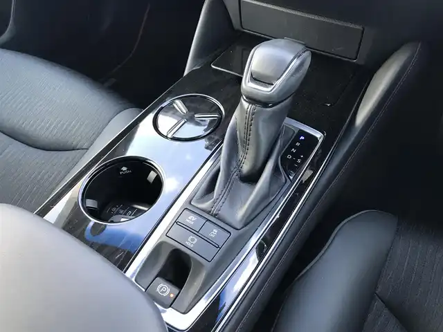 トヨタ クラウン ハイブリッド S スポーツスタイル 鳥取県 2020(令2)年 3万km プレシャスブラックパール 純正8インチディスプレイオーディオ/（ナビ/フルセグ/DVD/CD/BT/Miracast）/パノラミックビューモニター/トヨタセーフティセンス/レーダークルーズコントロール/レーンキープアシスト/前後クリアランスソナー/インテリジェントパーキングアシスト/ブラインドスポットモニター/ヘッドアップディスプレイ/ハーフレザーシート/前席パワーシート/前席シートヒーター/ステアリングヒーター/ETC2.0/LEDヘットライト/純正18インチアルミホイール/プッシュエンジンスタート/フロアマット・ドアバイザー