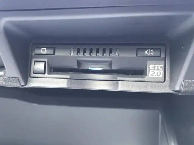 トヨタ クラウン ハイブリッド S スポーツスタイル 鳥取県 2020(令2)年 3万km プレシャスブラックパール 純正8インチディスプレイオーディオ/（ナビ/フルセグ/DVD/CD/BT/Miracast）/パノラミックビューモニター/トヨタセーフティセンス/レーダークルーズコントロール/レーンキープアシスト/前後クリアランスソナー/インテリジェントパーキングアシスト/ブラインドスポットモニター/ヘッドアップディスプレイ/ハーフレザーシート/前席パワーシート/前席シートヒーター/ステアリングヒーター/ETC2.0/LEDヘットライト/純正18インチアルミホイール/プッシュエンジンスタート/フロアマット・ドアバイザー