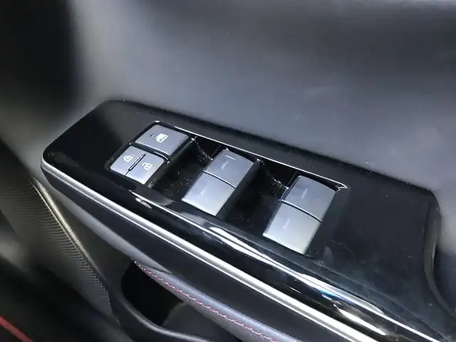 トヨタ クラウン ハイブリッド S スポーツスタイル 鳥取県 2020(令2)年 3万km プレシャスブラックパール 純正8インチディスプレイオーディオ/（ナビ/フルセグ/DVD/CD/BT/Miracast）/パノラミックビューモニター/トヨタセーフティセンス/レーダークルーズコントロール/レーンキープアシスト/前後クリアランスソナー/インテリジェントパーキングアシスト/ブラインドスポットモニター/ヘッドアップディスプレイ/ハーフレザーシート/前席パワーシート/前席シートヒーター/ステアリングヒーター/ETC2.0/LEDヘットライト/純正18インチアルミホイール/プッシュエンジンスタート/フロアマット・ドアバイザー