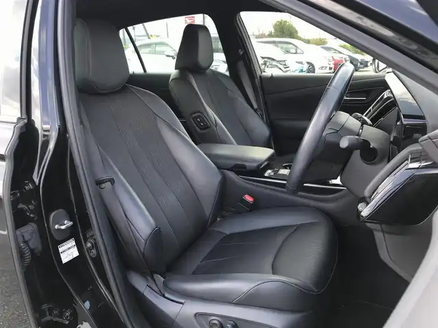 トヨタ クラウン ハイブリッド S スポーツスタイル 鳥取県 2020(令2)年 3万km プレシャスブラックパール 純正8インチディスプレイオーディオ/（ナビ/フルセグ/DVD/CD/BT/Miracast）/パノラミックビューモニター/トヨタセーフティセンス/レーダークルーズコントロール/レーンキープアシスト/前後クリアランスソナー/インテリジェントパーキングアシスト/ブラインドスポットモニター/ヘッドアップディスプレイ/ハーフレザーシート/前席パワーシート/前席シートヒーター/ステアリングヒーター/ETC2.0/LEDヘットライト/純正18インチアルミホイール/プッシュエンジンスタート/フロアマット・ドアバイザー