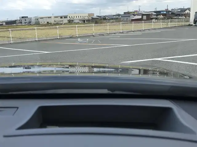 トヨタ クラウン ハイブリッド S スポーツスタイル 鳥取県 2020(令2)年 3万km プレシャスブラックパール 純正8インチディスプレイオーディオ/（ナビ/フルセグ/DVD/CD/BT/Miracast）/パノラミックビューモニター/トヨタセーフティセンス/レーダークルーズコントロール/レーンキープアシスト/前後クリアランスソナー/インテリジェントパーキングアシスト/ブラインドスポットモニター/ヘッドアップディスプレイ/ハーフレザーシート/前席パワーシート/前席シートヒーター/ステアリングヒーター/ETC2.0/LEDヘットライト/純正18インチアルミホイール/プッシュエンジンスタート/フロアマット・ドアバイザー