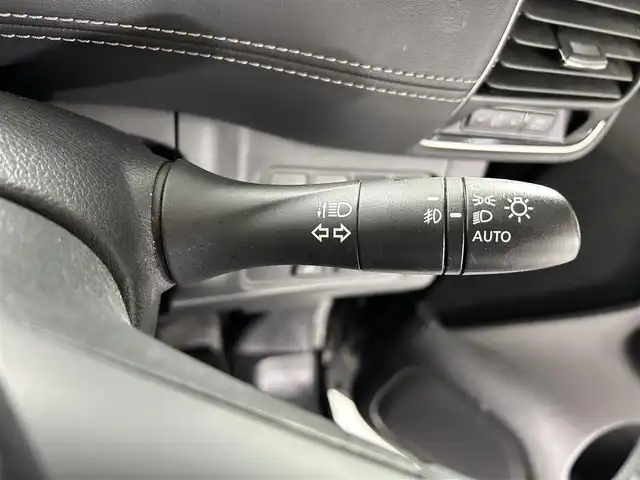 日産 セレナ ハイウェイスター Vセレクション 佐賀県 2017(平29)年 8.6万km ダイヤモンドブラック 禁煙車/純正9インチナビ(MM517D-L)/(CD/DVD/フルセグTV/Bluetooth/Blu-ray）/純正後席モニター/衝突軽減ブレーキ/横滑り防止/レーンキープアシスト/純正ドライブレコーダー/オートライト/バックカメラ/純正フロアマット/両側電動スライドドア/純正16インチアルミホイール