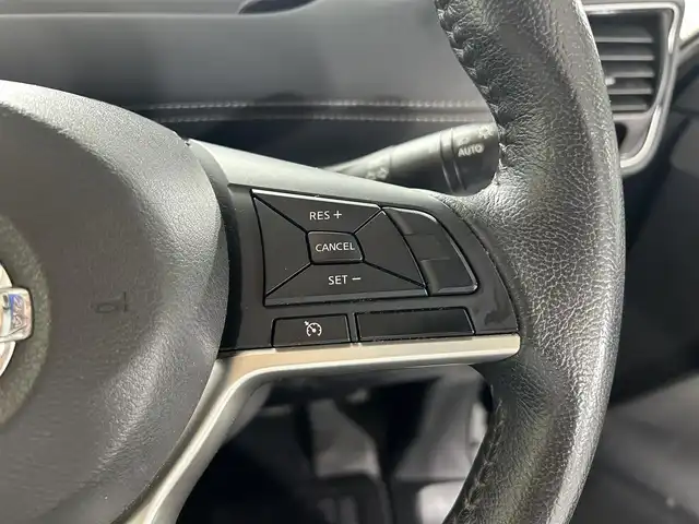 日産 セレナ ハイウェイスター Vセレクション 佐賀県 2017(平29)年 8.6万km ダイヤモンドブラック 禁煙車/純正9インチナビ(MM517D-L)/(CD/DVD/フルセグTV/Bluetooth/Blu-ray）/純正後席モニター/衝突軽減ブレーキ/横滑り防止/レーンキープアシスト/純正ドライブレコーダー/オートライト/バックカメラ/純正フロアマット/両側電動スライドドア/純正16インチアルミホイール
