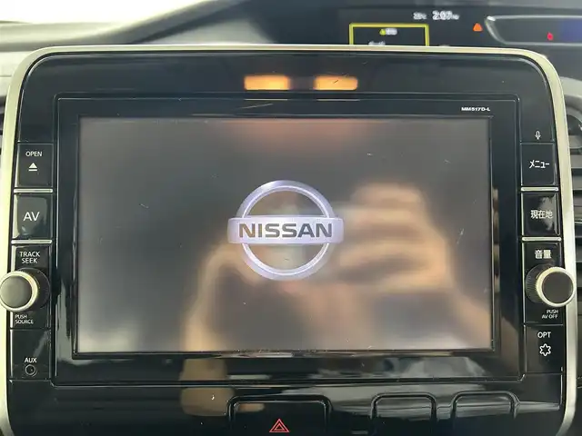 日産 セレナ ハイウェイスター Vセレクション 佐賀県 2017(平29)年 8.6万km ダイヤモンドブラック 禁煙車/純正9インチナビ(MM517D-L)/(CD/DVD/フルセグTV/Bluetooth/Blu-ray）/純正後席モニター/衝突軽減ブレーキ/横滑り防止/レーンキープアシスト/純正ドライブレコーダー/オートライト/バックカメラ/純正フロアマット/両側電動スライドドア/純正16インチアルミホイール