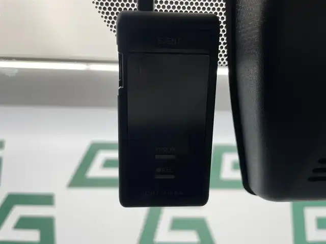 トヨタ Ｃ－ＨＲ S LEDパッケージ 鹿児島県 2018(平30)年 4.9万km ブラック/センシュアルレッドマイカ 2トーン 純正ナビ/(フルセグTV/Bluetooth/DVD/CD)/バックカメラ/Toyota Safety Sense/　・プリクラッシュセーフティ/　・レーンディパーチャーアラート（ステアリング制御機能付）/　・オートマチックハイビーム/　・レーダークルーズコントロール/電動パーキングブレーキ/ブレーキホールド/ドライブレコーダー/ETC/LEDヘッドライト/LEDシーケンシャルフロントターンランプ/純正アルミホイール/純正フロアマット