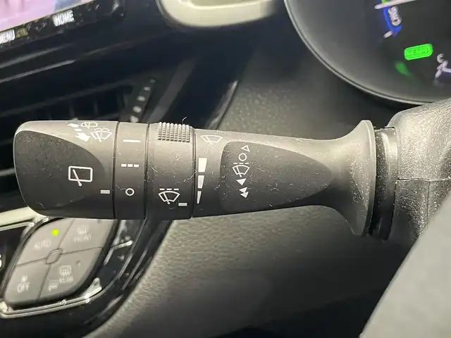 トヨタ Ｃ－ＨＲ S LEDパッケージ 鹿児島県 2018(平30)年 4.9万km ブラック/センシュアルレッドマイカ 2トーン 純正ナビ/(フルセグTV/Bluetooth/DVD/CD)/バックカメラ/Toyota Safety Sense/　・プリクラッシュセーフティ/　・レーンディパーチャーアラート（ステアリング制御機能付）/　・オートマチックハイビーム/　・レーダークルーズコントロール/電動パーキングブレーキ/ブレーキホールド/ドライブレコーダー/ETC/LEDヘッドライト/LEDシーケンシャルフロントターンランプ/純正アルミホイール/純正フロアマット