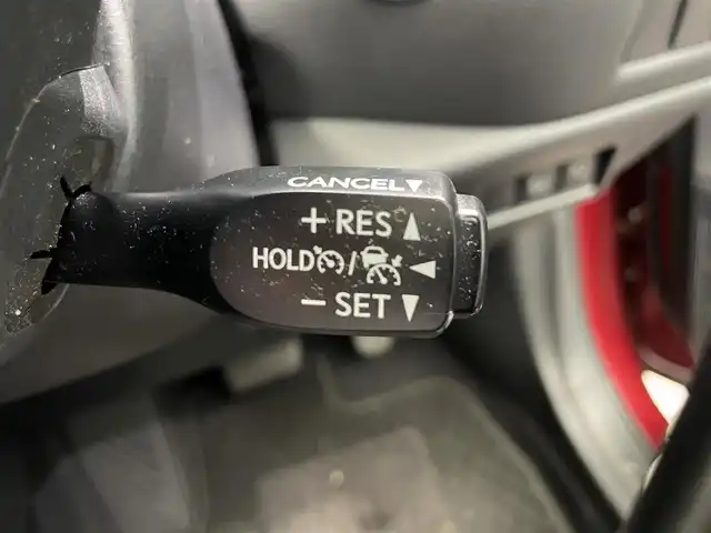 トヨタ Ｃ－ＨＲ S LEDパッケージ 鹿児島県 2018(平30)年 4.9万km ブラック/センシュアルレッドマイカ 2トーン 純正ナビ/(フルセグTV/Bluetooth/DVD/CD)/バックカメラ/Toyota Safety Sense/　・プリクラッシュセーフティ/　・レーンディパーチャーアラート（ステアリング制御機能付）/　・オートマチックハイビーム/　・レーダークルーズコントロール/電動パーキングブレーキ/ブレーキホールド/ドライブレコーダー/ETC/LEDヘッドライト/LEDシーケンシャルフロントターンランプ/純正アルミホイール/純正フロアマット