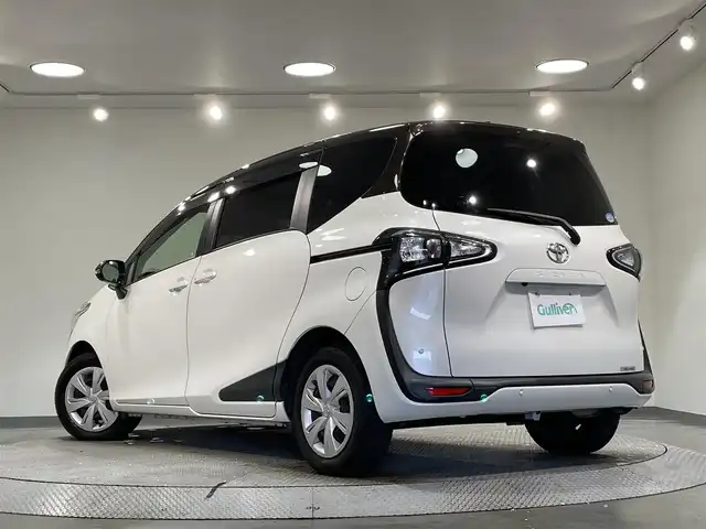 トヨタ シエンタ ファンベースG 愛知県 2019(平31)年 5.9万km ヴィンテージブラウンパールクリスタルシャイン/ホワイトパールクリスタルシャイン KENWOODナビ/衝突軽減ブレーキ/両側電動スライドドア/LEDヘッドライト/ETC/バックカメラ/ドライブレコーダー/フルセグTV/Bluetooth/コーナーセンサー/レーンキープアシスト/オートハイビーム/プッシュスタート/USB接続/スマートキー/CD/DVD再生/アイドリングストップ/ミュージックサーバー/ミュージックプレイヤー接続/フロアマット/禁煙車/ウィンカーミラー/電動格納ミラー/ヘッドライトレベライザー/パーキングサポートブレーキ/先行車発進/横滑り防止装置