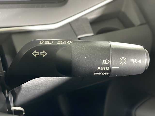 日産 ノート X 沖縄県 2023(令5)年 5.4万km ダークメタルグレー 禁煙車/県外仕入れ/純正９インチナビ/・Ｂｌｕｅｔｏｏｔｈ・フルセグＴＶ/アラウンドビューカメラ/バックカメラ/インテリジェントルームミラー/置くだけ充電/プロパイロット/ビルトインＥＴＣ/スマートキー/取扱説明書/スペアキー